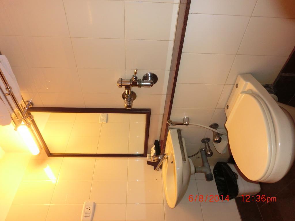 Hotel Thulashi Park Chennai Quarto foto